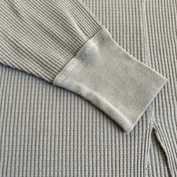 Free People Sz S Olive Green Waffle Knit Thermal Top Oversized Split Back Cozy - Picture 12 of 16